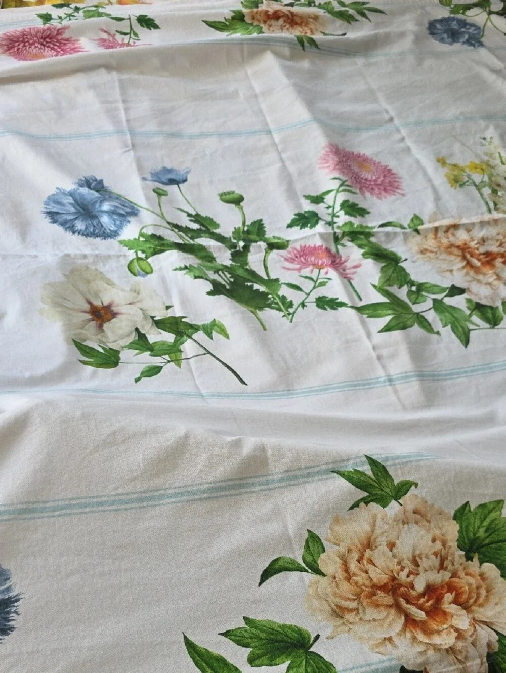 Williams Sonoma Floral Cotton Sheet in White with Pastel Blooms